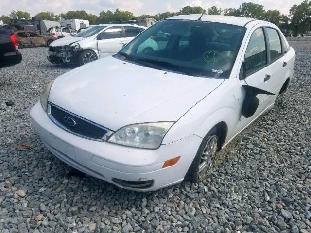 1FAFP34N27W251483 - 2007 FORD FOCUS ZX4 WHITE photo 9