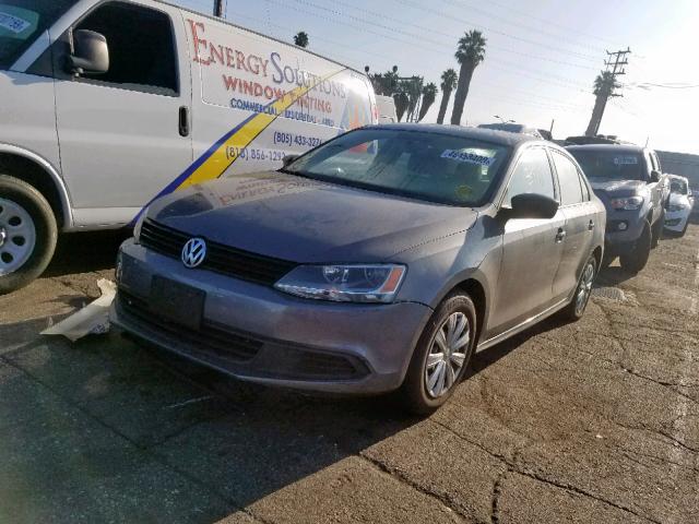 3VW2K7AJ8EM275510 - 2014 VOLKSWAGEN JETTA BASE GRAY photo 2