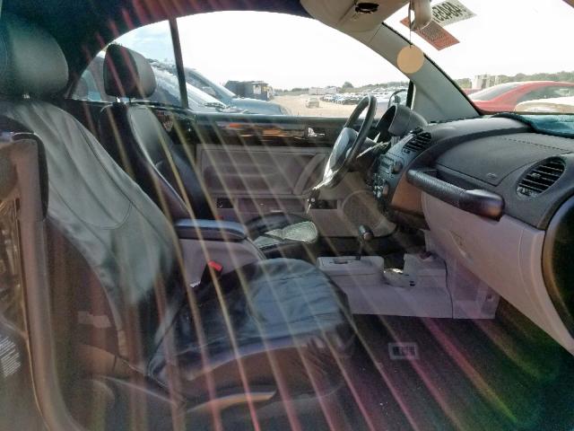 3VWCM31Y35M314007 - 2005 VOLKSWAGEN NEW BEETLE 黑色 照片 5