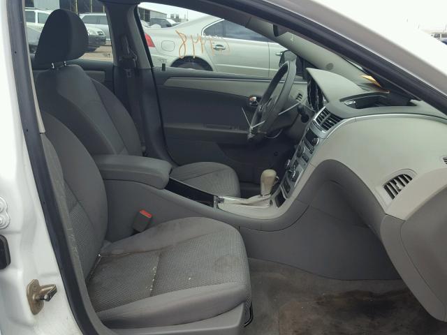 1G1ZA5EU9BF340043 - 2011 CHEVROLET MALIBU LS თეთრი ფოტო 5