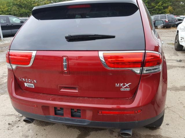 2LMDJ8JKXDBL13588 - 2013 LINCOLN MKX RED photo 9