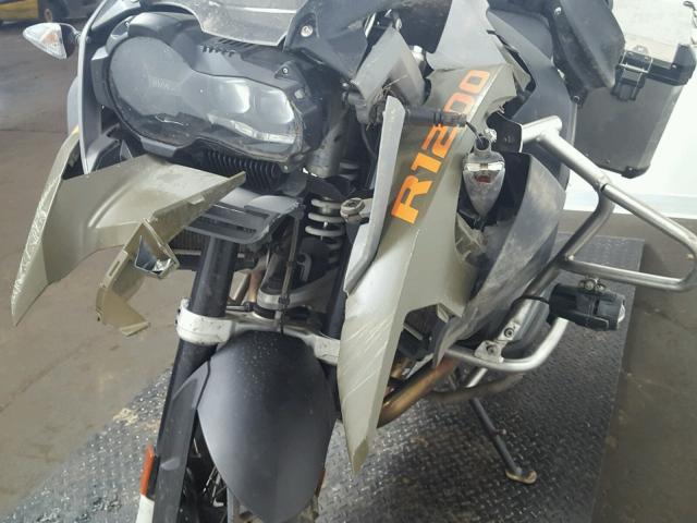WB10A120XEZ095389 - 2014 BMW R1200 GS A GREEN photo 11