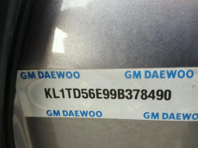 KL1TD56E99B378490 - 2009 CHEVROLET AVEO LS GRAY photo 10