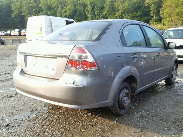 KL1TD56E99B378490 - 2009 CHEVROLET AVEO LS GRAY photo 4