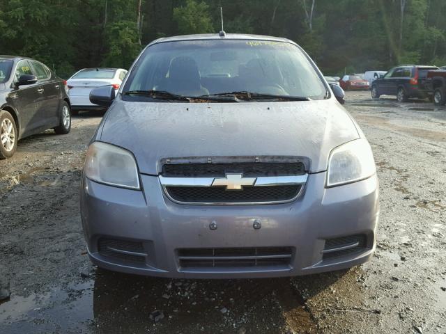 KL1TD56E99B378490 - 2009 CHEVROLET AVEO LS GRAY photo 9