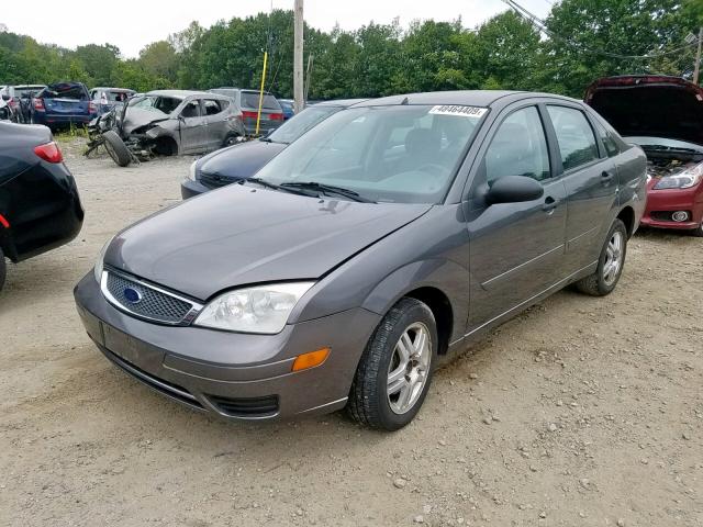 1FAFP34N85W289460 - 2005 FORD FOCUS ZX4 GRAY photo 2