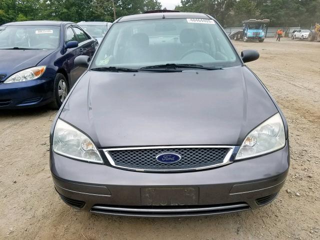 1FAFP34N85W289460 - 2005 FORD FOCUS ZX4 GRAY photo 9
