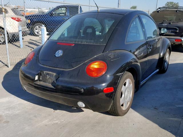 3VWBB61C6WM049415 - 1998 VOLKSWAGEN NEW BEETLE შავი ფოტო 4