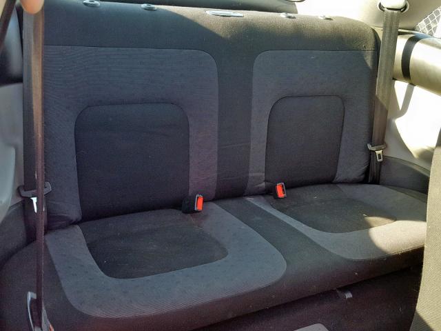 3VWBB61C6WM049415 - 1998 VOLKSWAGEN NEW BEETLE შავი ფოტო 6