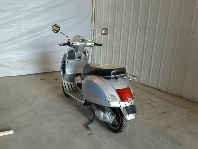 ZAPM459L995008967 - 2009 VESPA GTS 250 SILVER photo 3