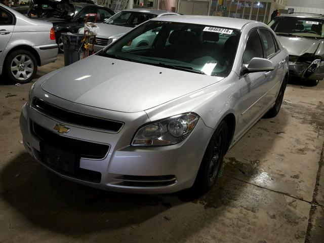 1G1ZC5EB1AF112867 - 2010 CHEVROLET MALIBU 1LT SILVER photo 2