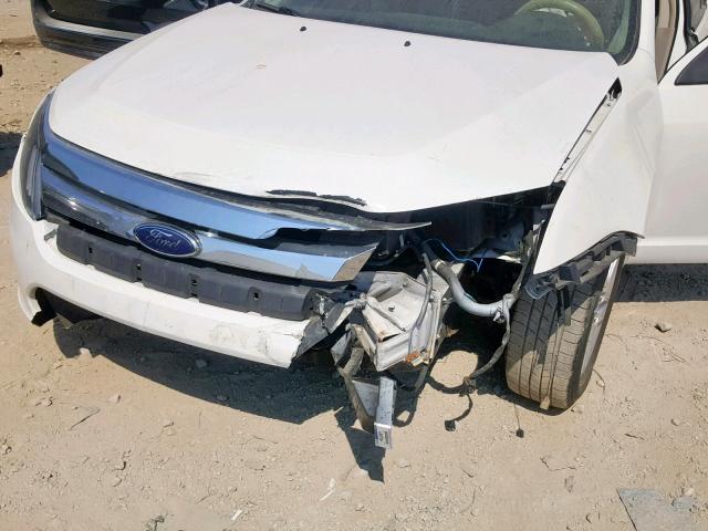 3FAHP0GA5AR239810 - 2010 FORD FUSION S WHITE photo 9