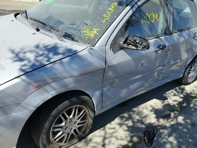 1FAFP34N37W251623 - 2007 FORD FOCUS ZX4 SILVER photo 10