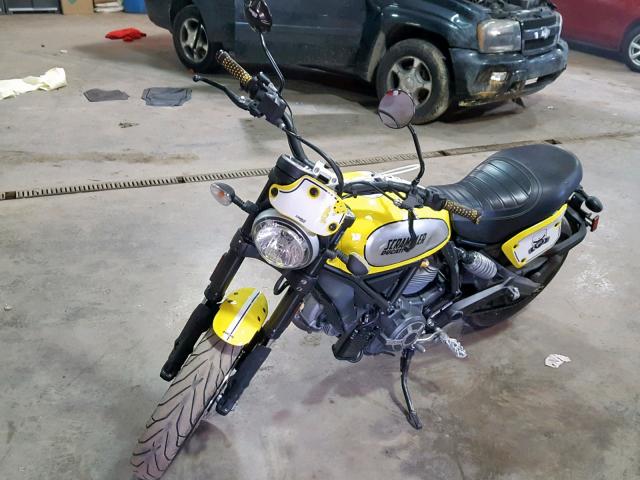 ZDM15ANMXGB014224 - 2016 DUCATI SCRAMBLER YELLOW photo 2