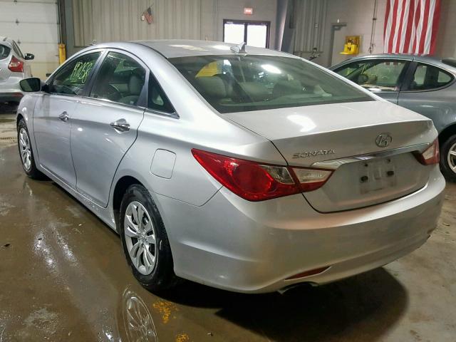 5NPEC4AC4BH187892 - 2011 HYUNDAI SONATA SE SILVER photo 3