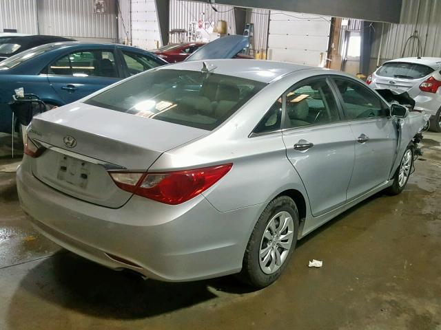 5NPEC4AC4BH187892 - 2011 HYUNDAI SONATA SE SILVER photo 4