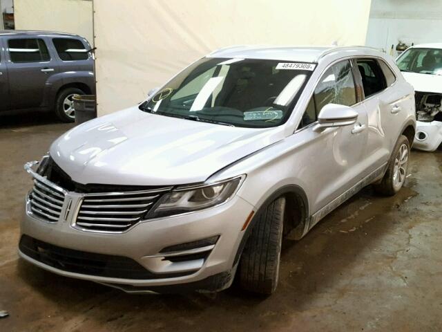 5LMTJ2DH5HUL34608 - 2017 LINCOLN MKC SELECT SILVER photo 2