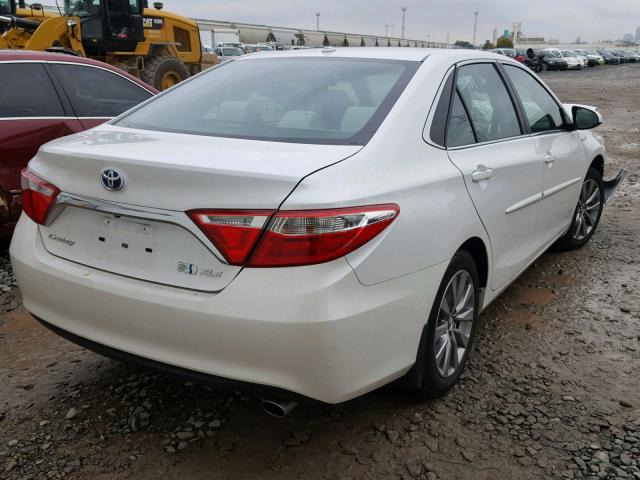 4T1BD1FK0HU212019 - 2017 TOYOTA CAMRY HYBR WHITE photo 4