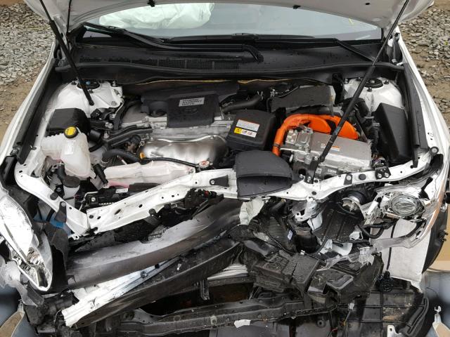 4T1BD1FK0HU212019 - 2017 TOYOTA CAMRY HYBR WHITE photo 7