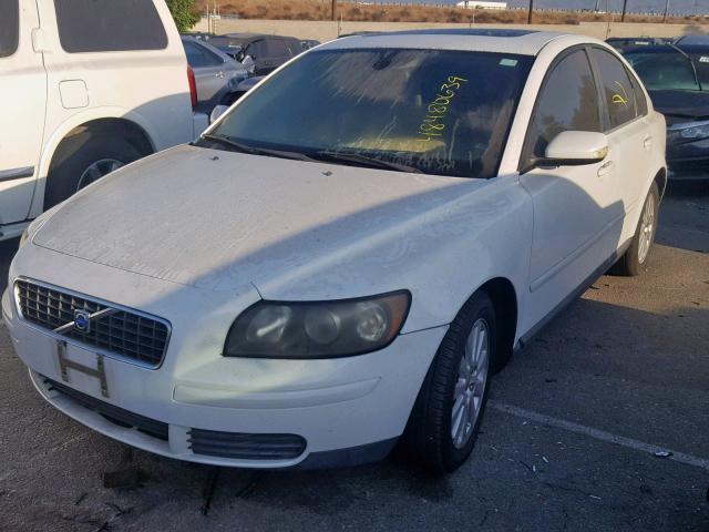 YV1MS382652046540 - 2005 VOLVO S40 2.4I WHITE photo 2