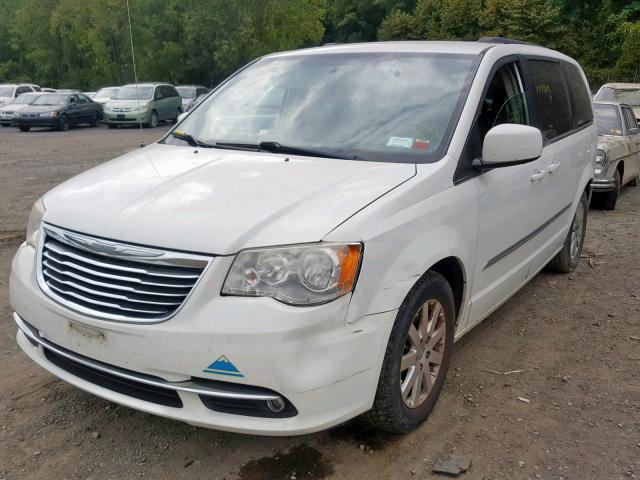 2A4RR8DG6BR641806 - 2011 CHRYSLER TOWN & COU WHITE photo 2