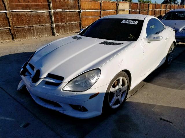 WDBWK54F57F136243 - 2007 MERCEDES-BENZ SLK 280 WHITE photo 2