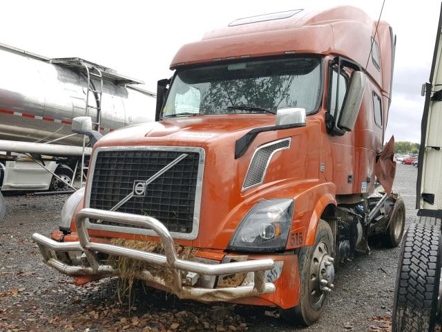 4V4NC9EJ4GN962239 - 2016 VOLVO VN VNL ORANGE photo 2