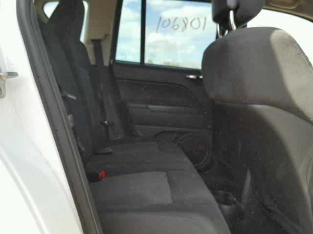 1J4NF1FB6BD266566 - 2011 JEEP COMPASS SP 白色 照片 6