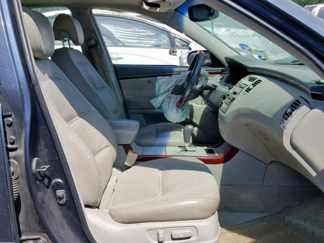 KMHFC46F56A041811 - 2006 HYUNDAI AZERA SE BLUE photo 5