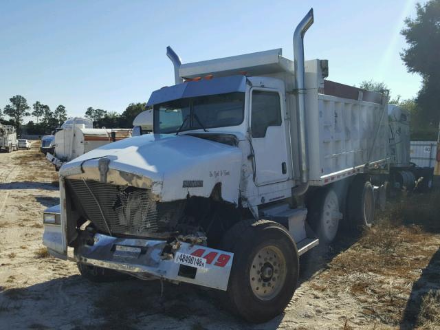 3WKDA48XX6F132640 - 2006 KENWORTH CONSTRUCTI WHITE photo 2