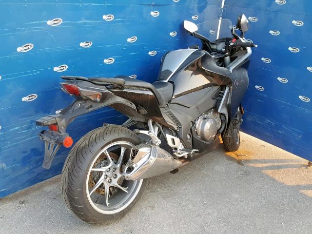 JH2SC6319DK300130 - 2013 HONDA VFR1200 F BLACK photo 4