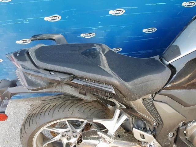 JH2SC6319DK300130 - 2013 HONDA VFR1200 F BLACK photo 6