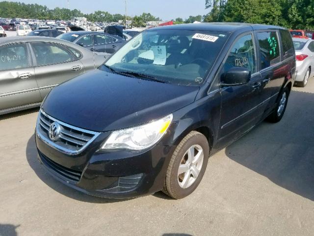 2V4RW3D13AR190416 - 2010 VOLKSWAGEN ROUTAN SE BLACK photo 2