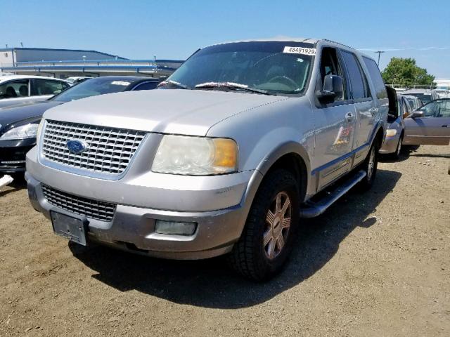 1FMRU15W44LA41827 - 2004 FORD EXPEDITION SILVER photo 2