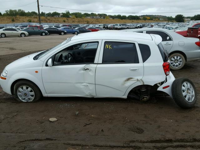 KL1TJ62634B182972 - 2004 CHEVROLET AVEO LS WHITE photo 9
