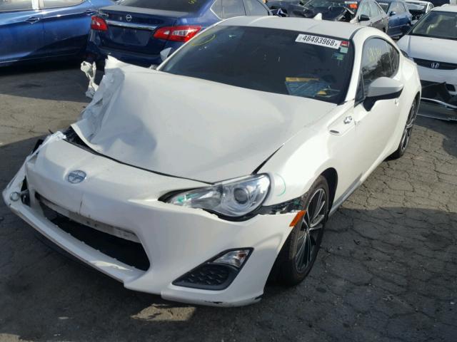 JF1ZNAA15F8701302 - 2015 TOYOTA SCION FR-S WHITE photo 2