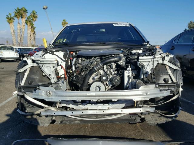 WBA7E2C54GG548195 - 2016 BMW 740 I WHITE photo 9