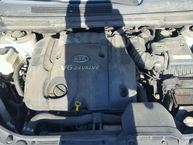 KNAFG526177085790 - 2007 KIA RONDO LX SILVER photo 7