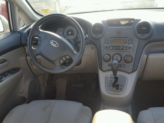 KNAFG526177085790 - 2007 KIA RONDO LX SILVER photo 9