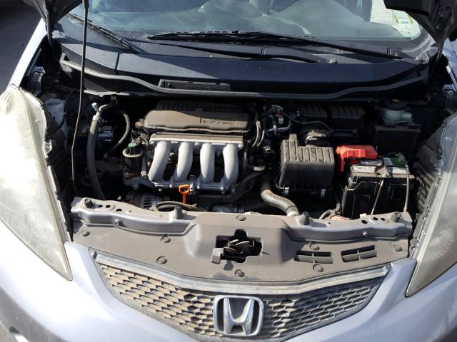 JHMGE8H23AC035215 - 2010 HONDA FIT GRAY photo 7