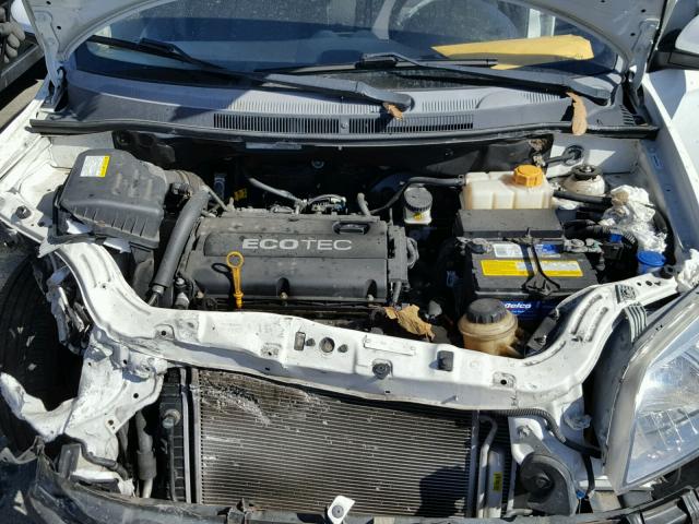 KL1TD5DE4BB136165 - 2011 CHEVROLET AVEO LS WHITE photo 7