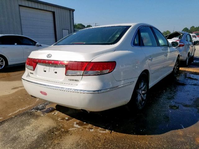 KMHFC46F07A177247 - 2007 HYUNDAI AZERA SE WHITE photo 4