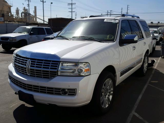 5LMJJ2H57BEJ01774 - 2011 LINCOLN NAVIGATOR 白色 照片 2