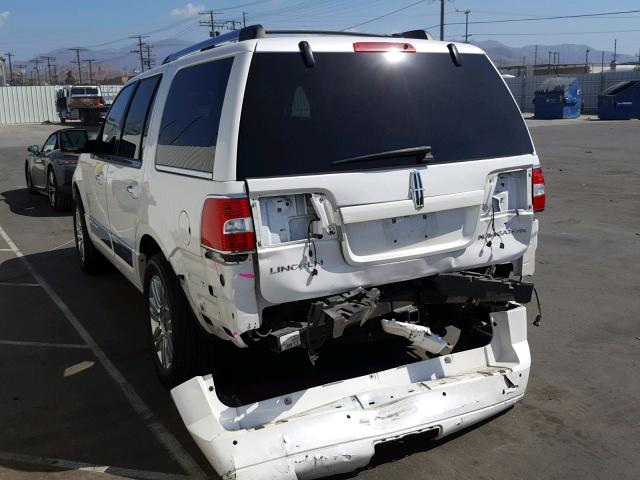 5LMJJ2H57BEJ01774 - 2011 LINCOLN NAVIGATOR 白色 照片 3