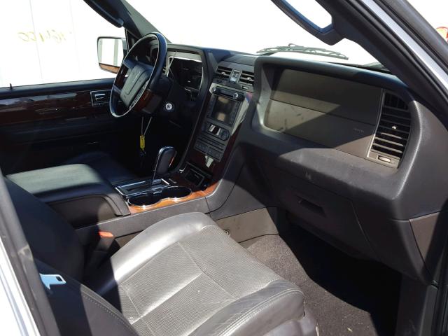 5LMJJ2H57BEJ01774 - 2011 LINCOLN NAVIGATOR 白色 照片 5