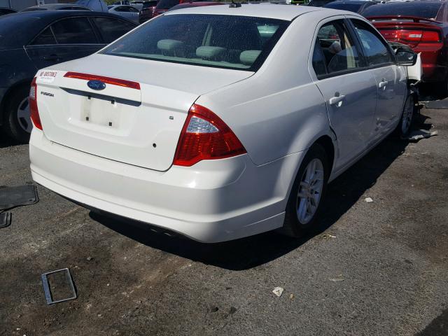 3FAHP0GA2AR162300 - 2010 FORD FUSION S WHITE photo 4