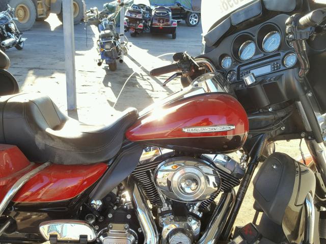 1HD1KEM32BB618149 - 2011 HARLEY-DAVIDSON FLHTK TWO TONE photo 5