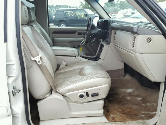 1GYEK63N45R212665 - 2005 CADILLAC ESCALADE L WHITE photo 5