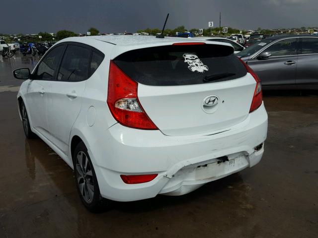 KMHCU5AE7GU239763 - 2016 HYUNDAI ACCENT SPO WHITE photo 3