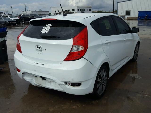 KMHCU5AE7GU239763 - 2016 HYUNDAI ACCENT SPO WHITE photo 4